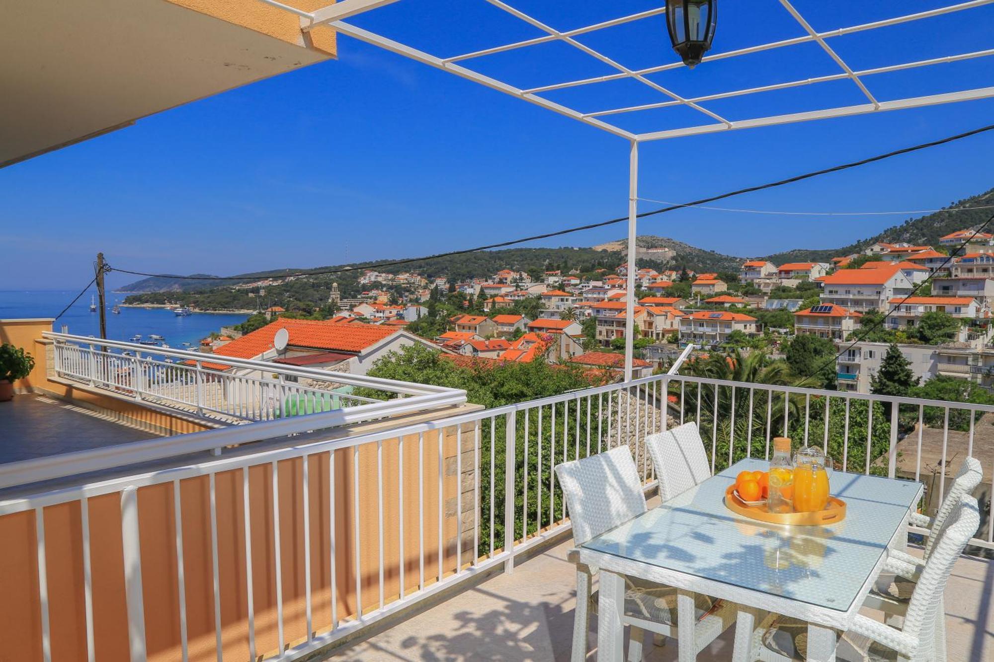 Apartments Sunny Elza Hvar Town Eksteriør bilde