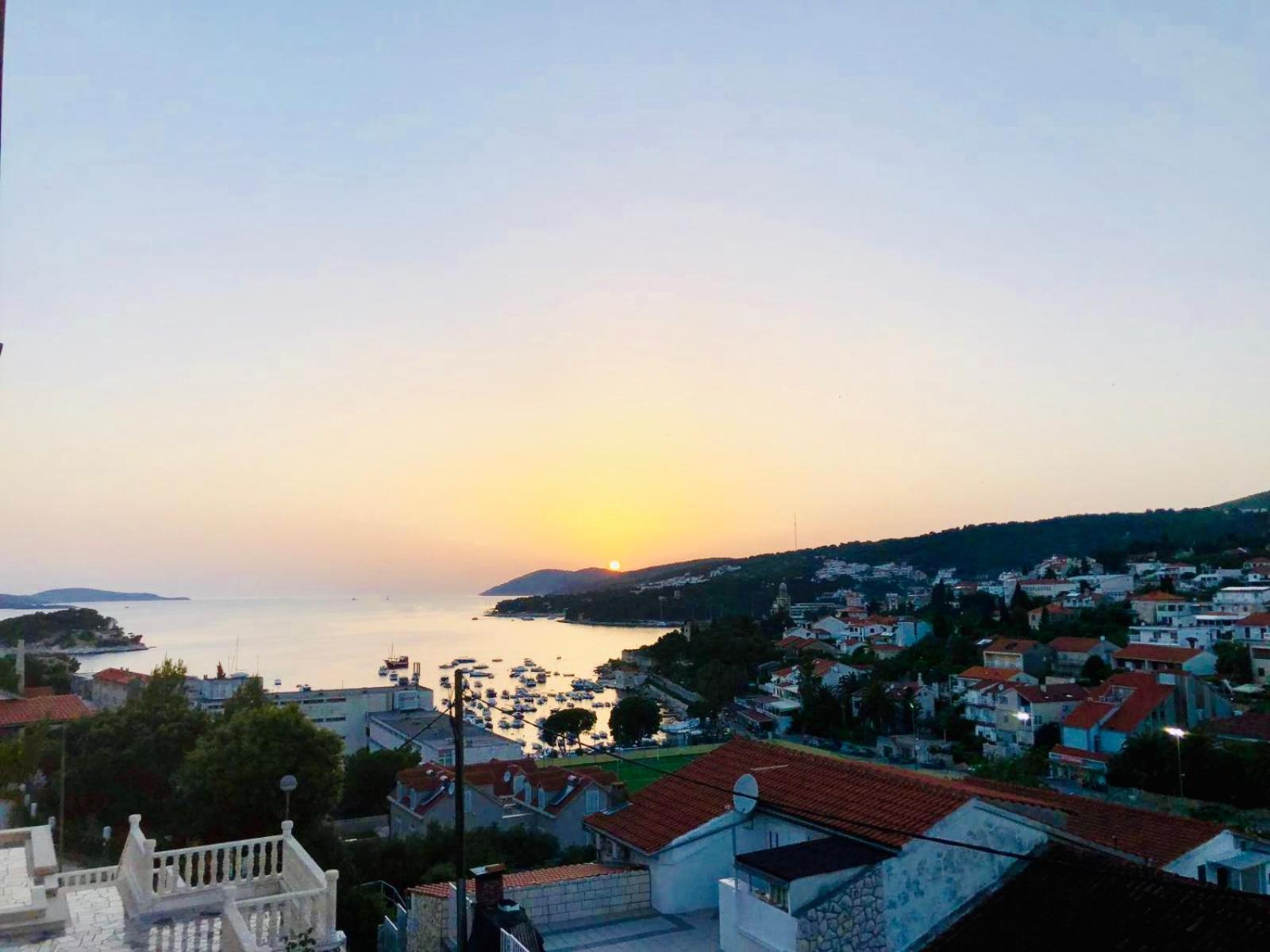 Apartments Sunny Elza Hvar Town Eksteriør bilde
