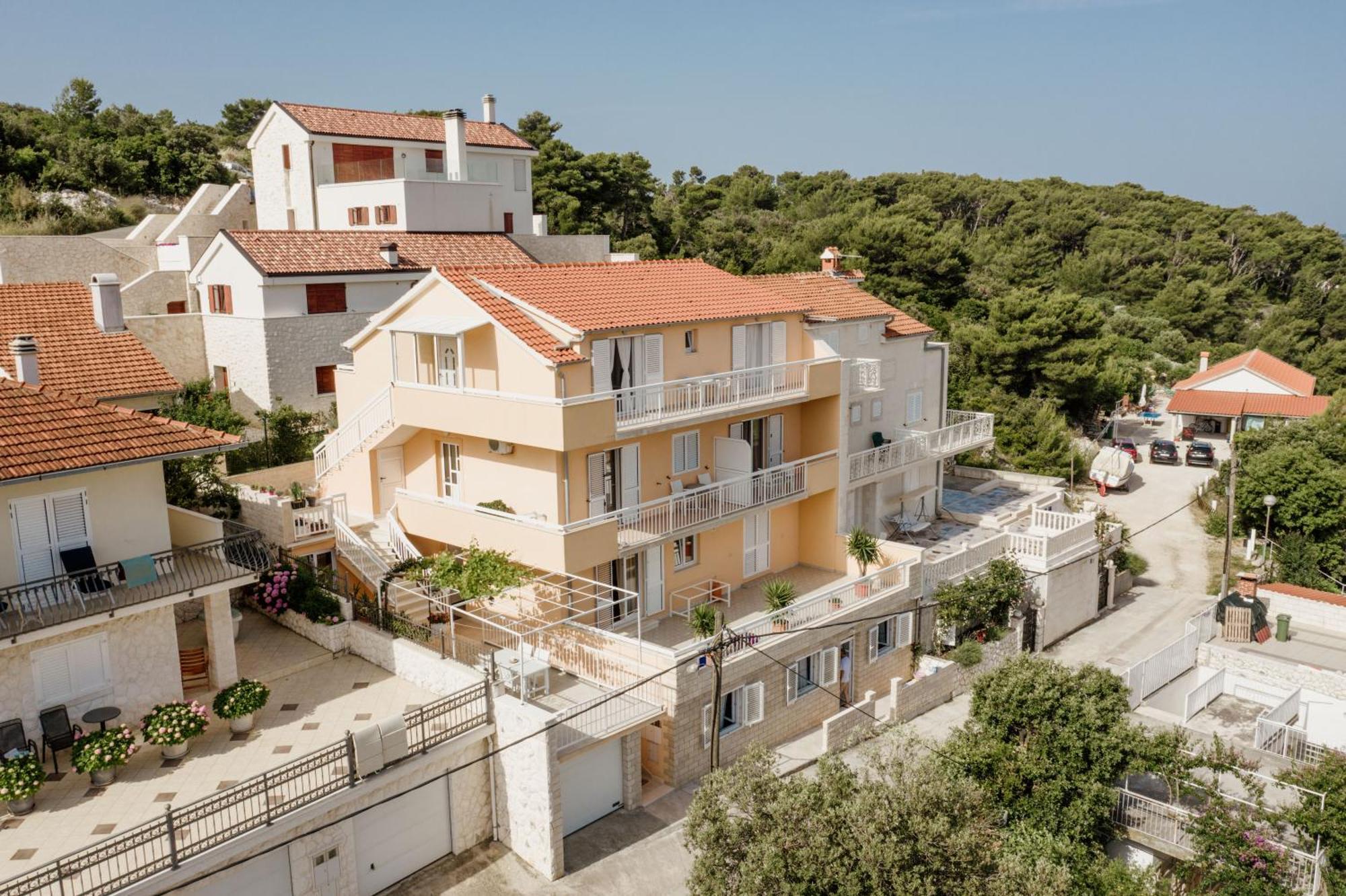 Apartments Sunny Elza Hvar Town Eksteriør bilde