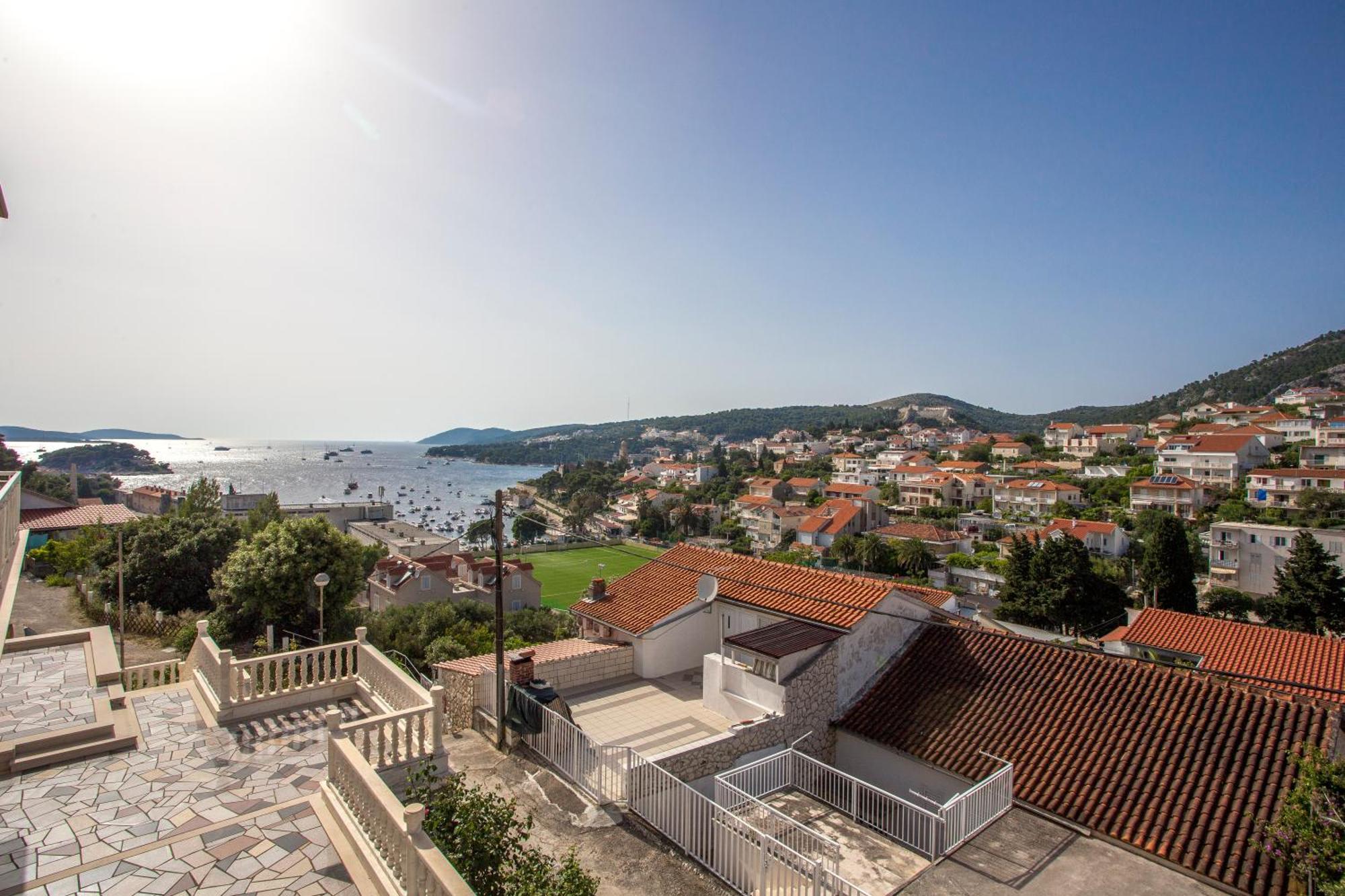 Apartments Sunny Elza Hvar Town Eksteriør bilde